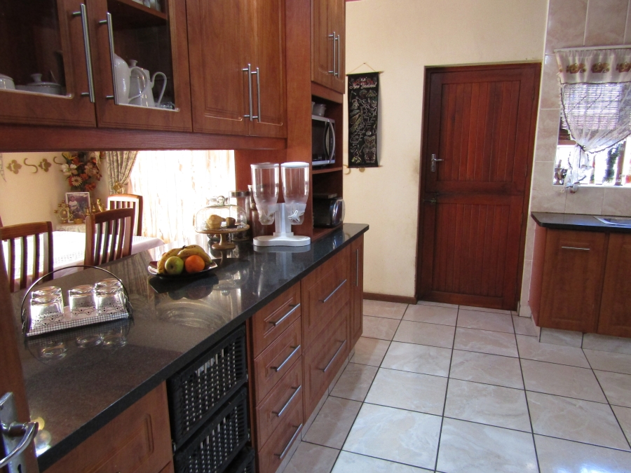 4 Bedroom Property for Sale in Kruisfontein Eastern Cape